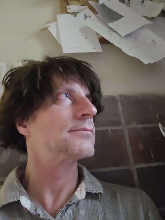 Dirk Walther in der Keramikwerkstatt